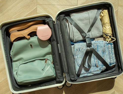 Lockable zipper on a travel suitcase for added security